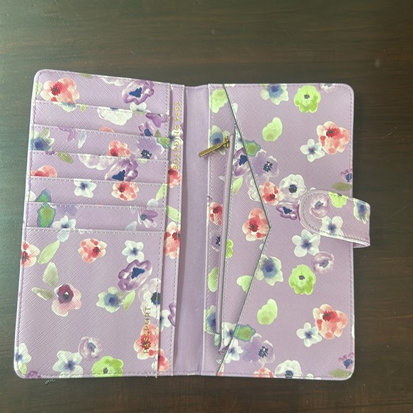 Love & Lore Floral Travel Document Wallet Organizer 9”x5” - Picture 8 of 16